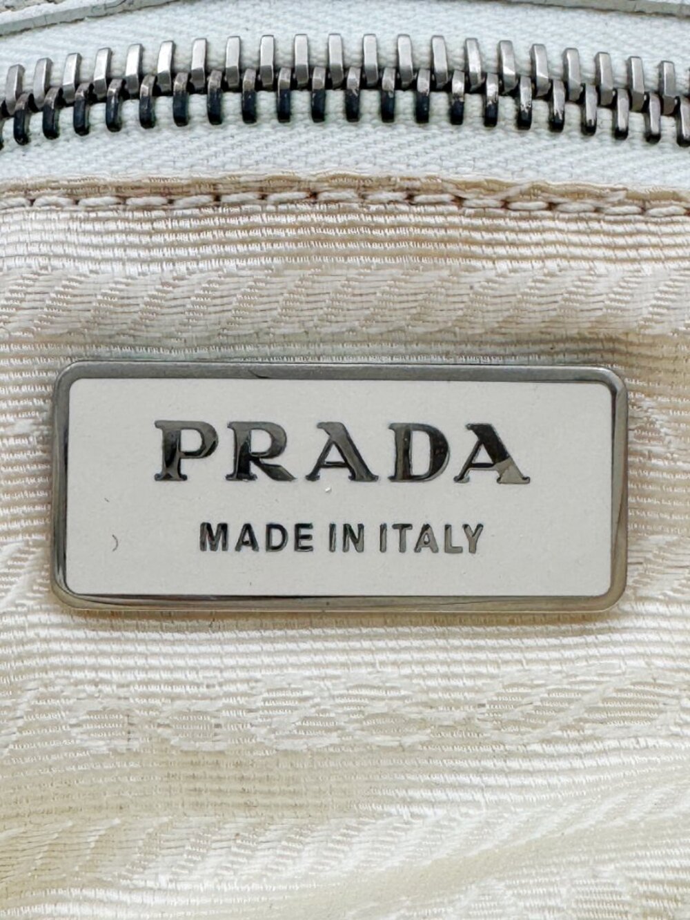 Prada White Leather Studded Chain Shoulder Bag Vintage Y2K Buckle Flap - Picture 12 of 12